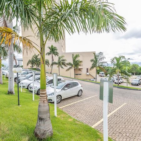 Hotel Inter Cuiaba Luaran gambar Parking lot at the airport