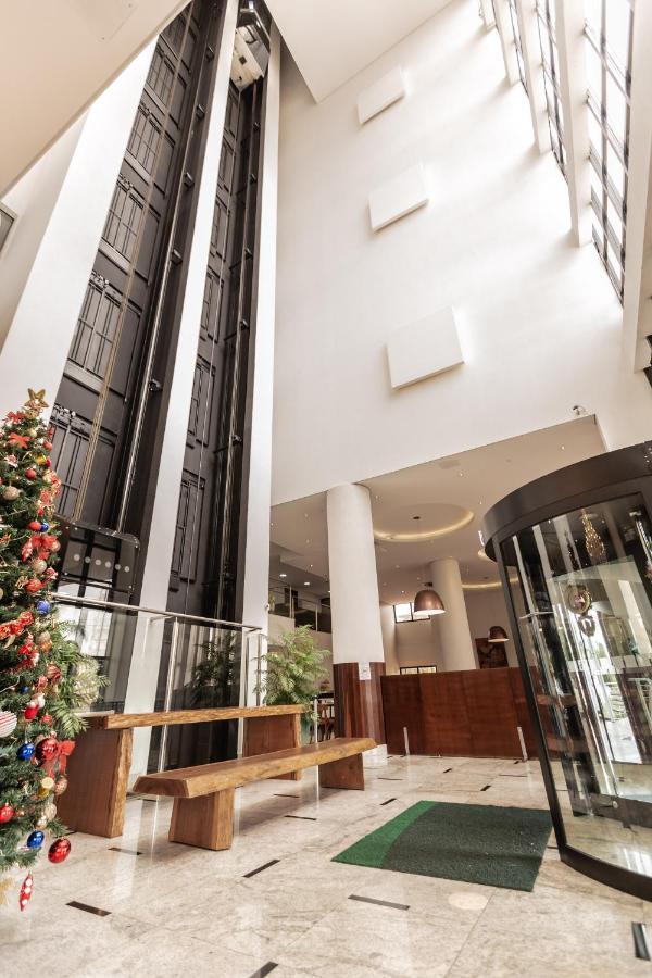 Hotel Inter Cuiaba Luaran gambar The interior of the hotel