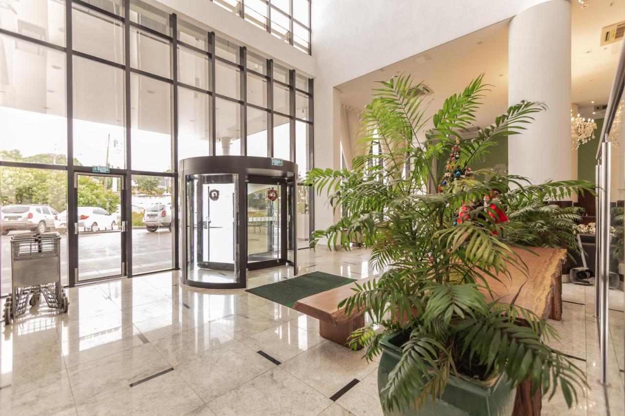 Hotel Inter Cuiaba Luaran gambar Entrance to the hotel