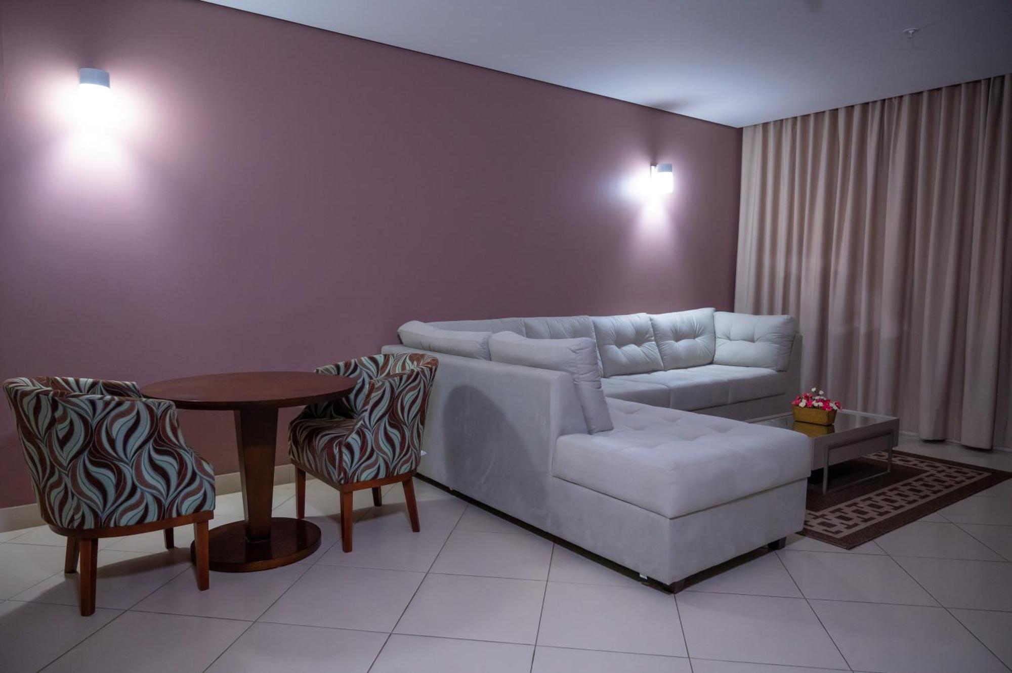 Hotel Inter Cuiaba Luaran gambar A living room