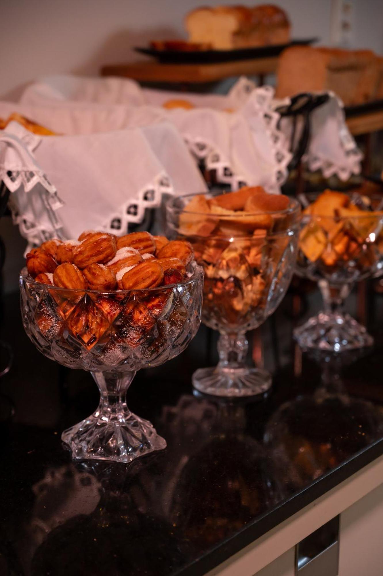 Hotel Inter Cuiaba Luaran gambar Dried fruit