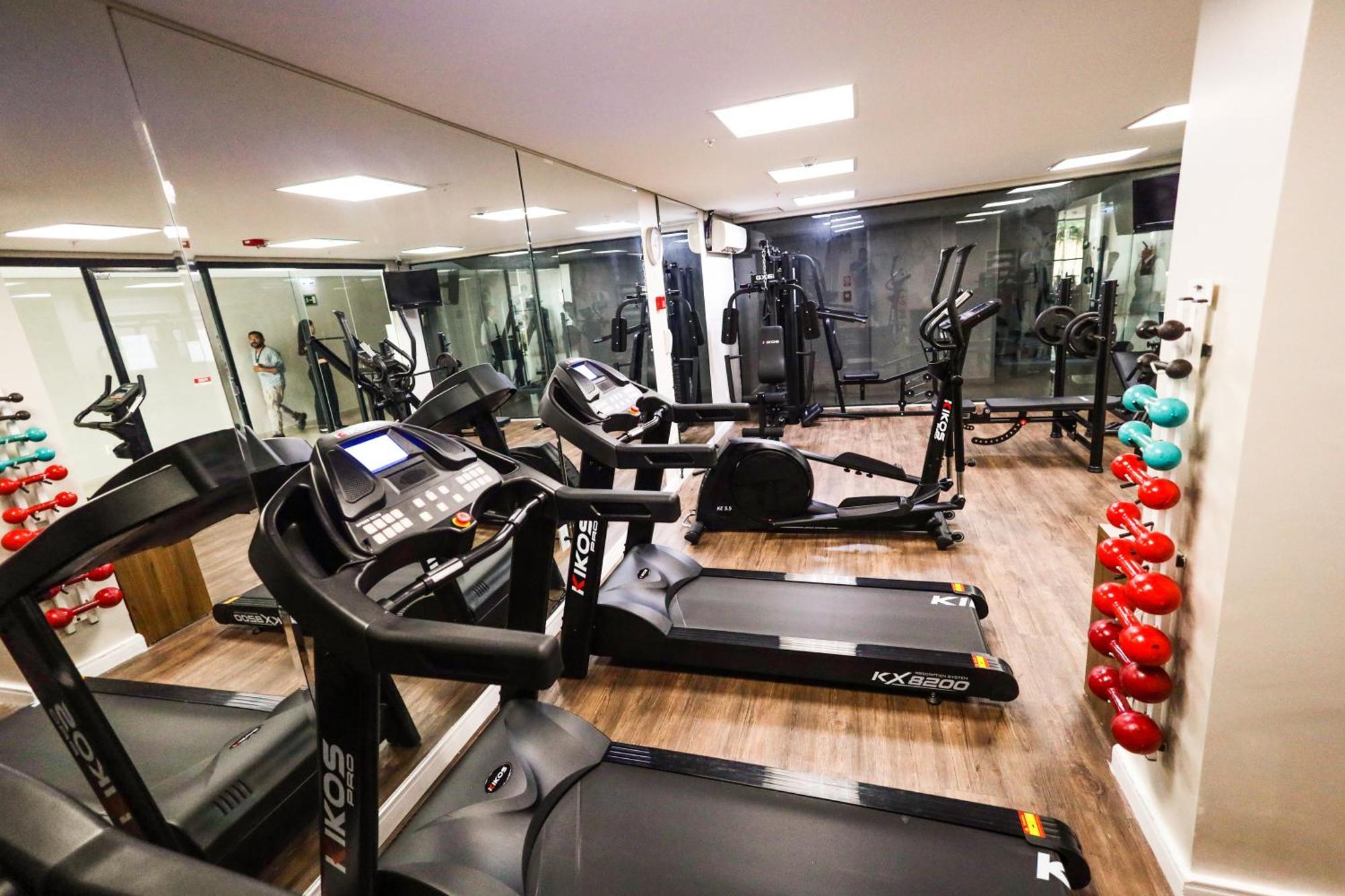 Hotel Inter Cuiaba Luaran gambar The gym at the hotel