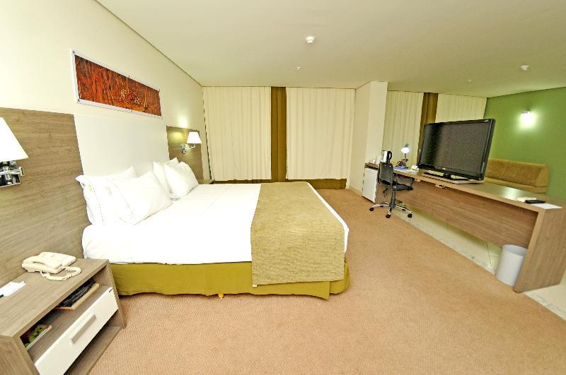 Hotel Inter Cuiaba Luaran gambar A room at the hotel