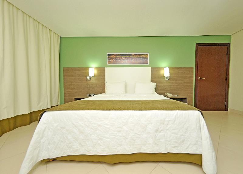 Hotel Inter Cuiaba Luaran gambar A bedroom